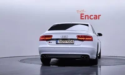 Audi S8 2014, 153081 км, за 17120.58 USD