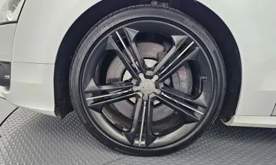 Audi S8 2014, 153081 км, за 17120.58 USD