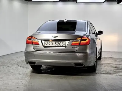 Hyundai Genesis 2013, 166371 км, за 2428.78 USD