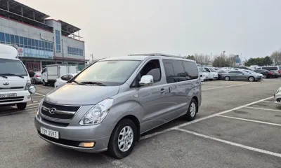 Hyundai Starex 2012, 216000 км, за 5529.54 USD