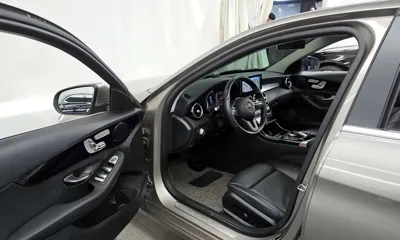 Mercedes-Benz C-Class 2020, 56917 км, за 13285.98 USD - фото 10