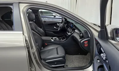 Mercedes-Benz C-Class 2020, 56917 км, за 13285.98 USD - фото 11