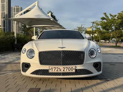 Bentley Continental 2023, 8800 км, за 190363.66 USD
