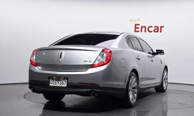 Lincoln MKS 2013, 150078 км, за 2642.38 USD