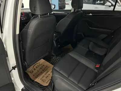 Volkswagen T-Roc 2022, 24000 км, за 17431.68 USD