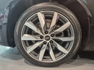 Audi A4 2023, 25231 км, за 17723.51 USD