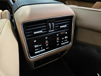Porsche Cayenne 2020, 83017 км, за 46884.14 USD - фото 16