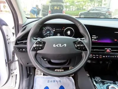 Kia Niro 2022, 104104 км, за 14514.55 USD - фото 8