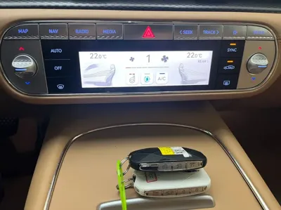 Genesis G90