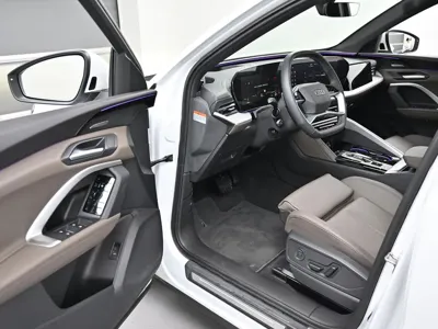 Audi Q5 2025, 1575 км, за 37703.95 USD - фото 12