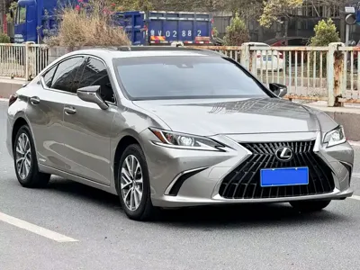 Lexus ES 2024, 38000 км, за 38217.82 USD