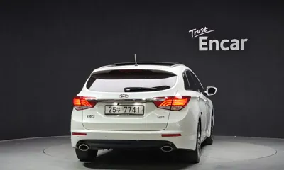 Hyundai i40 2012, 126869 км, за 3303.6 USD