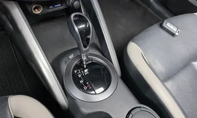 Hyundai Veloster 2014, 80989 км, за 4561.08 USD - фото 9
