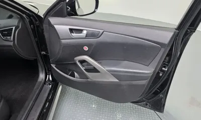 Hyundai Veloster 2014, 80989 км, за 4561.08 USD - фото 25