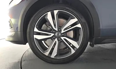 Volvo V60 2021, 69613 км, за 18818.77 USD