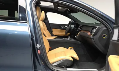 Volvo V60 2021, 69613 км, за 18818.77 USD - фото 27