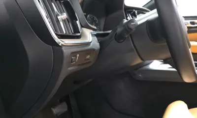 Volvo V60 2021, 69613 км, за 18818.77 USD - фото 29