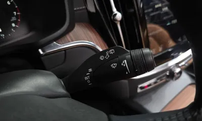 Volvo V60 2021, 69613 км, за 18818.77 USD - фото 31