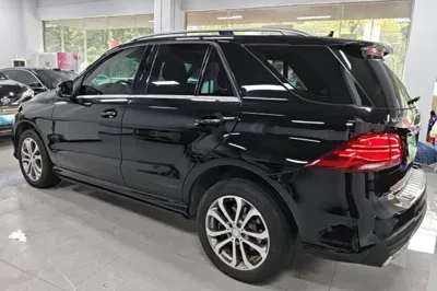 Mercedes-Benz GLE 2017, 145600 км, за 23520 USD