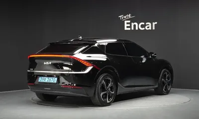 Kia EV6 2023, 48982 км, за 23077.41 USD