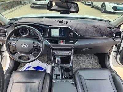 Hyundai Grandeur 2019, 61344 км, за 12669.03 USD - фото 7