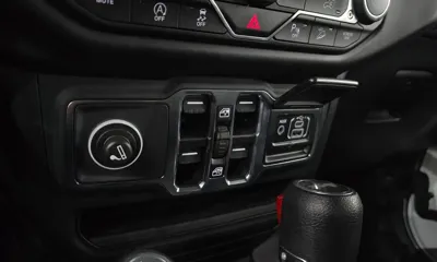 Jeep Wrangler 2020, 37217 км, за 22607.1 USD - фото 18