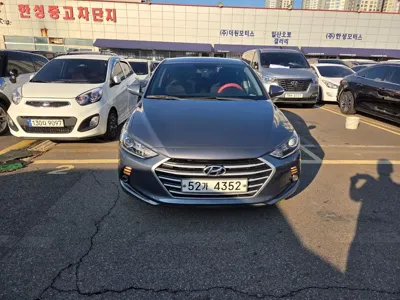 Hyundai Avante · 2017 год