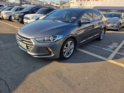 Hyundai Avante 2017, 133503 км, за 5827.81 USD