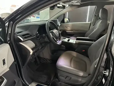 Toyota Granvia 2024, 100000 км, за 32194.78 USD