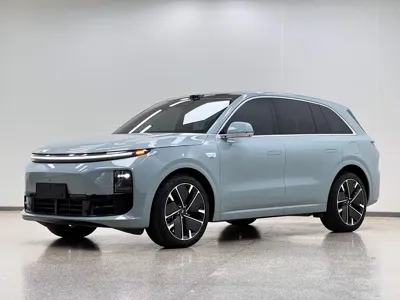 Li Auto Li L6 · 2025 год