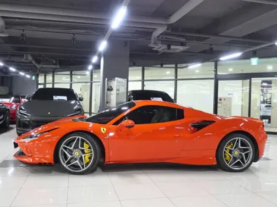 Ferrari F8 2022, 1600 км, за 266327.95 USD