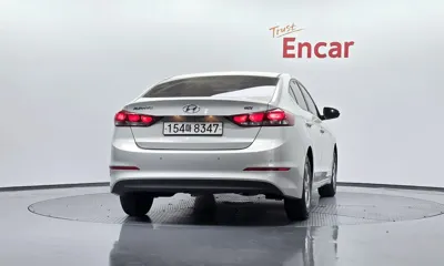 Hyundai Avante 2017, 113560 км, за 5448.34 USD
