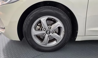 Hyundai Avante 2017, 113560 км, за 5448.34 USD