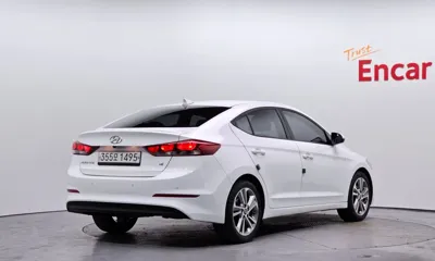 Hyundai Avante 2018, 125110 км, за 5720.6 USD