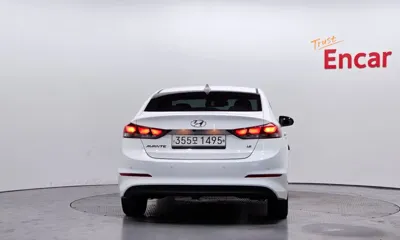 Hyundai Avante 2018, 125110 км, за 5720.6 USD
