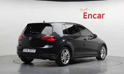 Volkswagen Golf 2014, 122794 км, за 9491.29 USD
