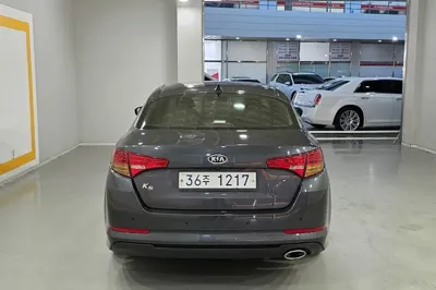 Kia K5 2013, 135000 км, за 2842.41 USD