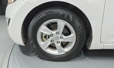 Hyundai Avante 2013, 100592 км, за 2913.9 USD