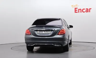Mercedes-Benz C-Class 2017, 111486 км, за 9686.01 USD