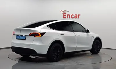 Tesla Model Y 2023, 68184 км, за 24679.29 USD
