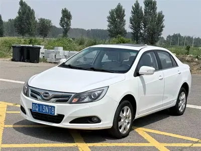 BYD e5 · 2017 год