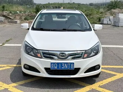 BYD e5 2017, 130000 км, за 3431.41 USD