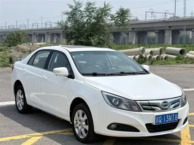 BYD e5 2017, 130000 км, за 3431.41 USD