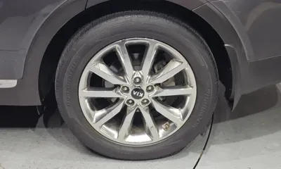 Kia Sorento 2015, 121882 км, за 8919.72 USD