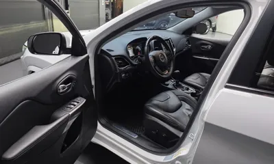 Jeep Cherokee 2020, 88314 км, за 11815.68 USD - фото 10