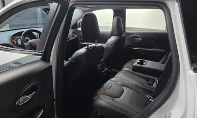 Jeep Cherokee 2020, 88314 км, за 11815.68 USD - фото 11