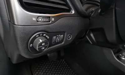 Jeep Cherokee 2020, 88314 км, за 11815.68 USD - фото 14