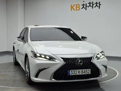 Lexus ES 2023, 78006 км, за 32178.37 USD
