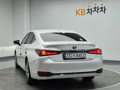 Lexus ES 2023, 78006 км, за 32178.37 USD
