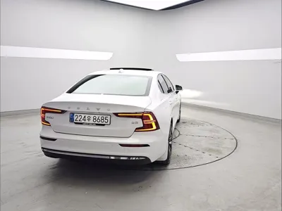 Volvo S60 2024, 18089 км, за 25211.74 USD